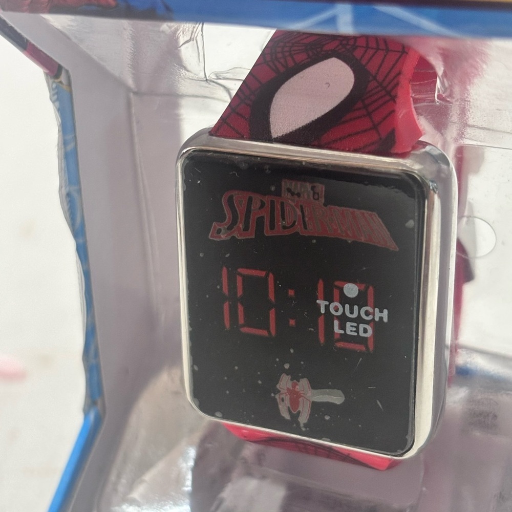 Marvel Spider-Man Red and Black Kids Touchscreen LED Watch - Picture 8 of 9